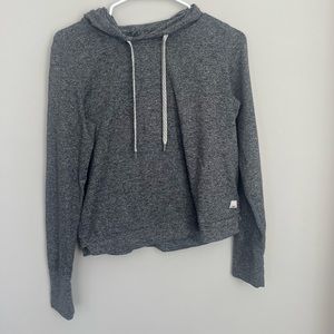 Vuori light weight sweatshirt